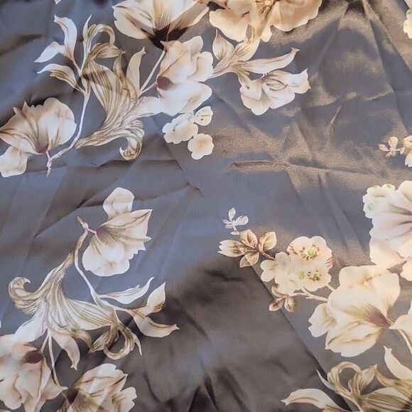 Women's Floral Print Round Neck Satin Pajamas Set Sleep & Loungewear - Picture 5 of 10